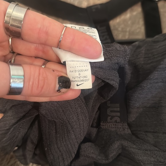 Nike Black/Grey Workout Tank - Picture 5 of 5